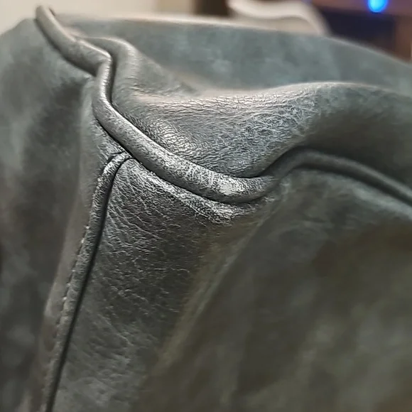 Genuine Leather Beautiful Design Women's Bag. - Picture 14 of 16